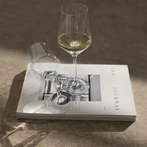 Alternative view of Weinglas DOGS AND WINE MAKE ME FINE