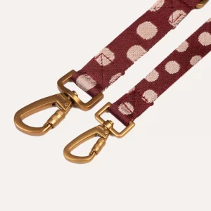 Eingewebtes Punktmuster der DOGGUO Hundeleine in Bordeaux und Peach