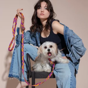 Hot Doggies Bonny Plum Freihandleine mit passendem Halsband AM HUND