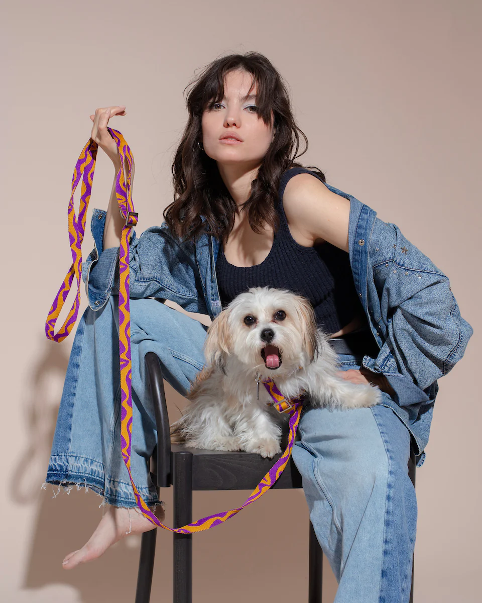 Hot Doggies Bonny Plum Freihandleine mit passendem Halsband AM HUND