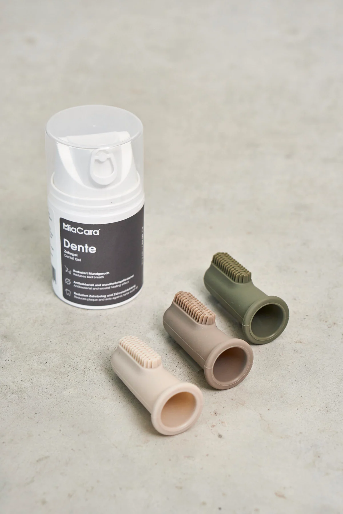Zahnpflege Set mit Dente Zahngel und Zahnputzfingerlinen in Sage, Chai und Greige